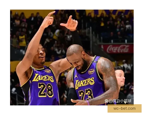 詹姆斯35分9三分创奇迹 近16年首次成队史第一人